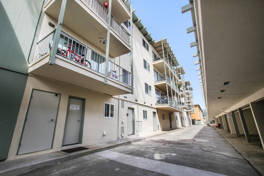 More Photos Of 2200 Village Ct, Belmont Apartments For Sale