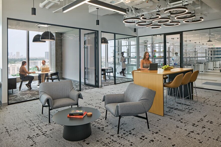 More Photos Of Old Spanish Trl, Houston Unknown For Lease