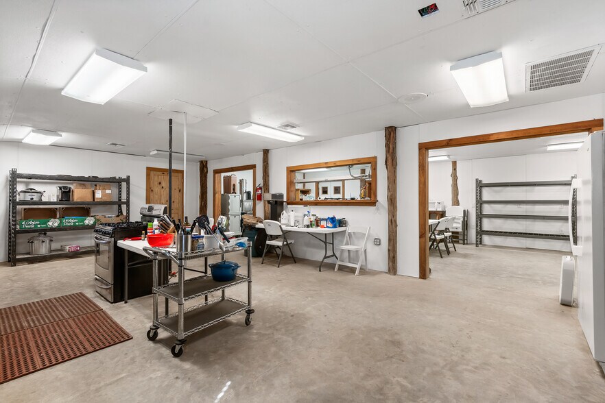 More Photos Of 2692 Highway 105 W, Navasota Specialty For Sale