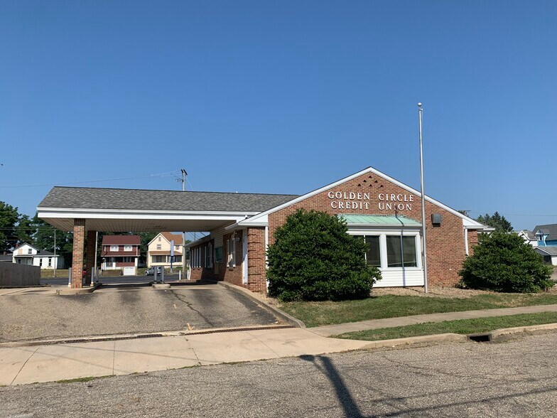 Primary Photo Of 1215 Greenfield Ave SW, Canton Bank For Sale