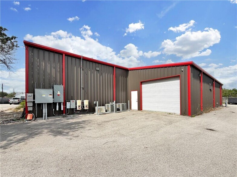 More Photos Of 428 Anchor St, Corpus Christi Industrial For Lease