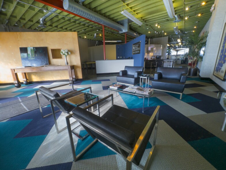 More Photos Of 1728 W 16th St, Indianapolis General Retail For Lease