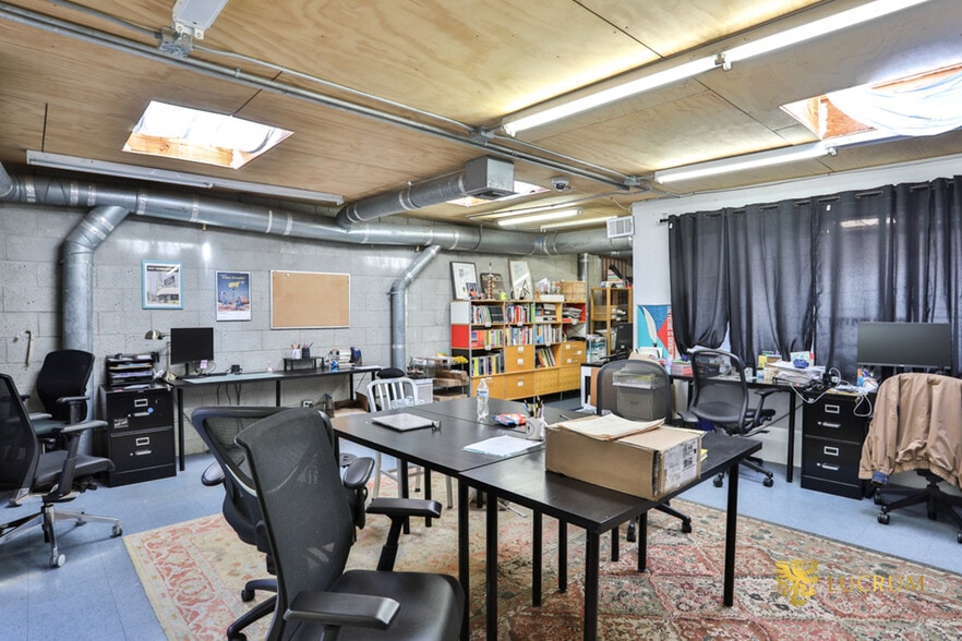 More Photos Of 12513-12515 Venice Blvd, Los Angeles Storefront For Sale