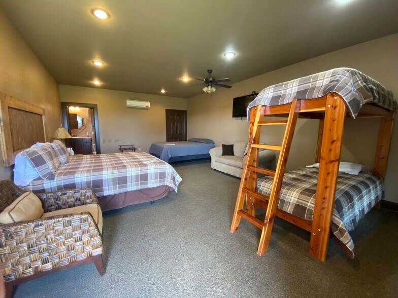 More Photos Of 7545 W County Road 123, Colorado City Dormitory For Lease