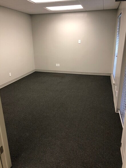 More Photos Of 8401 Shoal Creek Blvd, Austin Office For Sale