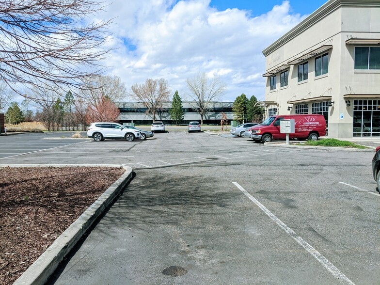 More Photos Of 4546 S Atherton Dr, Taylorsville Restaurant For Lease