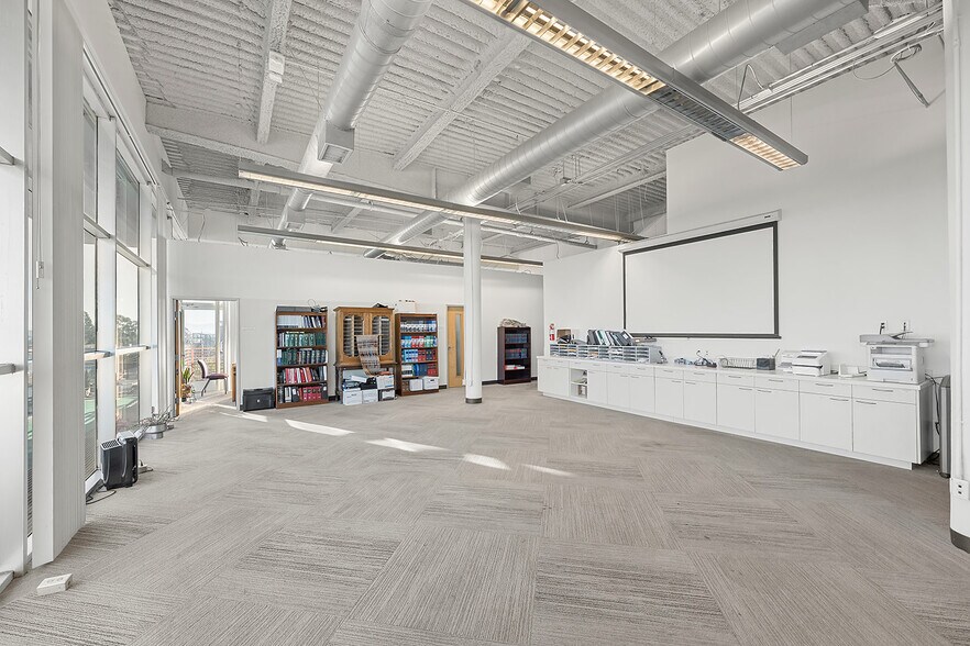 More Photos Of 5301 Whittier Blvd, Los Angeles Office For Lease