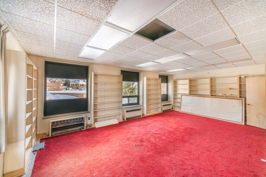 More Photos Of 100-106 S Main st, Ishpeming Bank For Sale