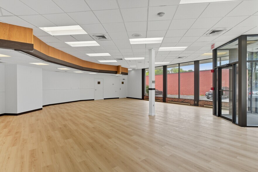 More Photos Of 52 East St, Ludlow General Retail For Lease