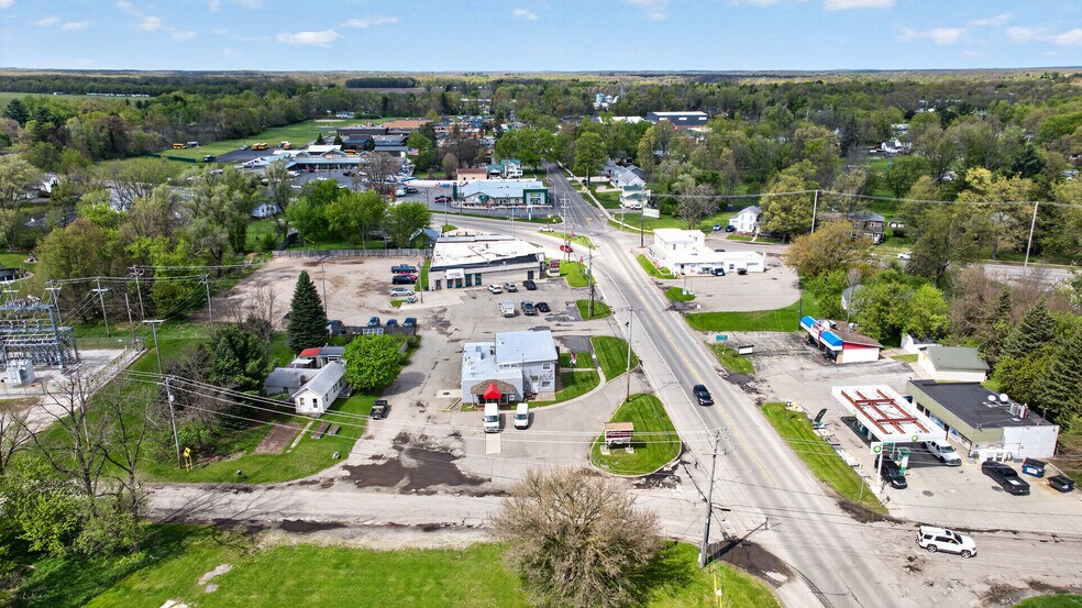 More Photos Of 124 S Brooklyn Rd, Napoleon Freestanding For Sale