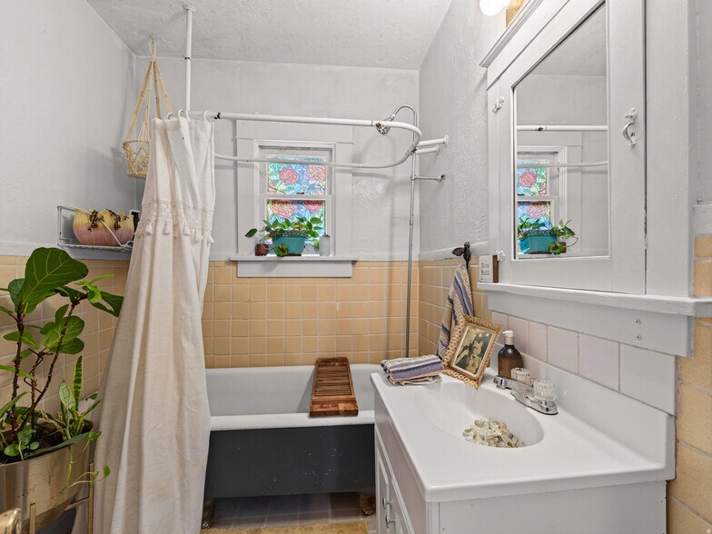 More Photos Of 457 E 100 S, Provo Apartments For Sale