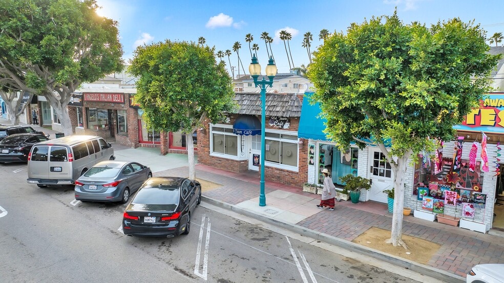 Primary Photo Of 137 Main St, Seal Beach Restaurant For Lease