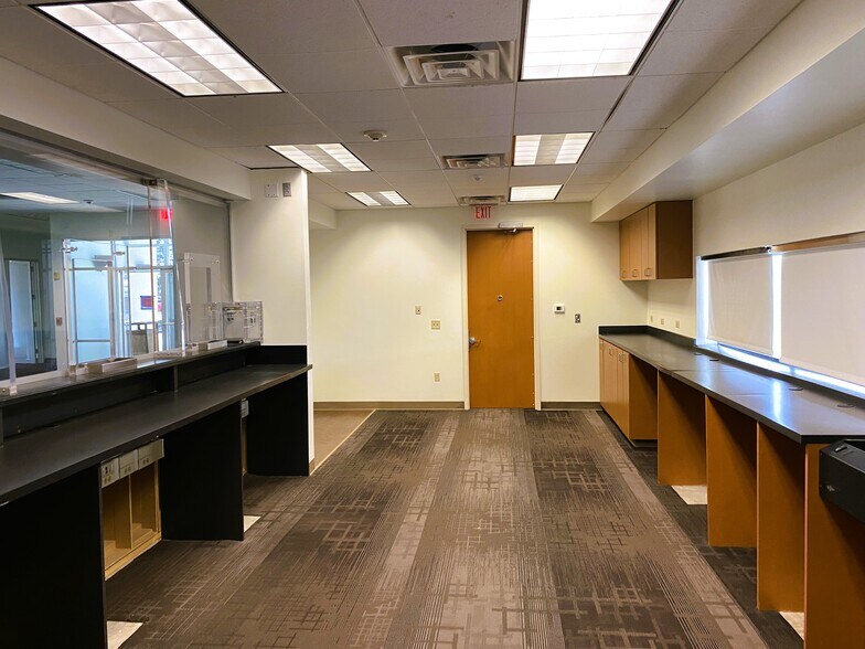 More Photos Of 7012 Barker Cypress Rd, Cypress Office For Lease