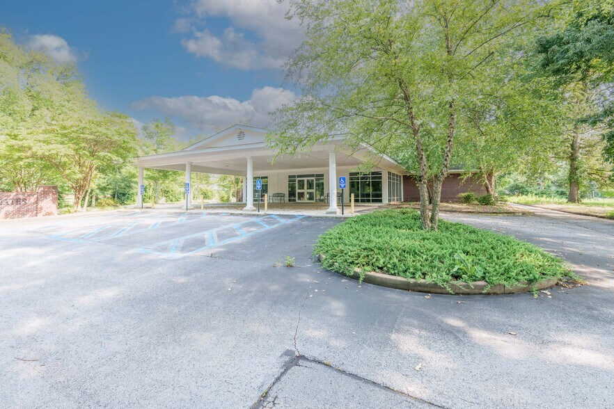 More Photos Of 727 Cox Creek Pky, Florence Healthcare For Sale