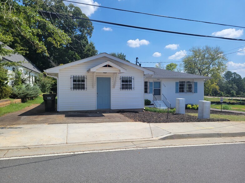 More Photos Of 135 Palm St, Holly Springs Office Residential For Lease