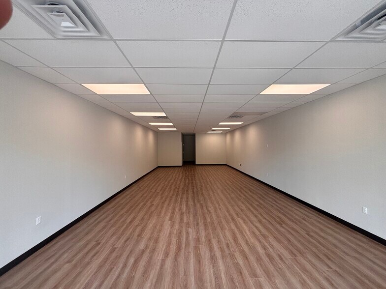 More Photos Of 1982 Main St E, Snellville Storefront For Sale