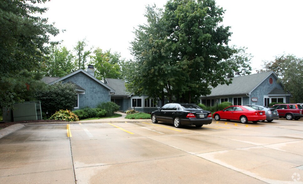 Primary Photo Of 4831 Darrow Rd, Stow Coworking Space