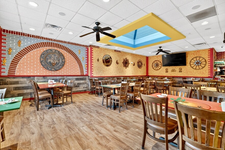 More Photos Of 79 S Liberty Dr, Stony Point General Retail For Sale