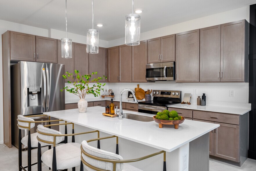 More Photos Of 651 N Ironwood Dr, Apache Junction Apartments For Sale