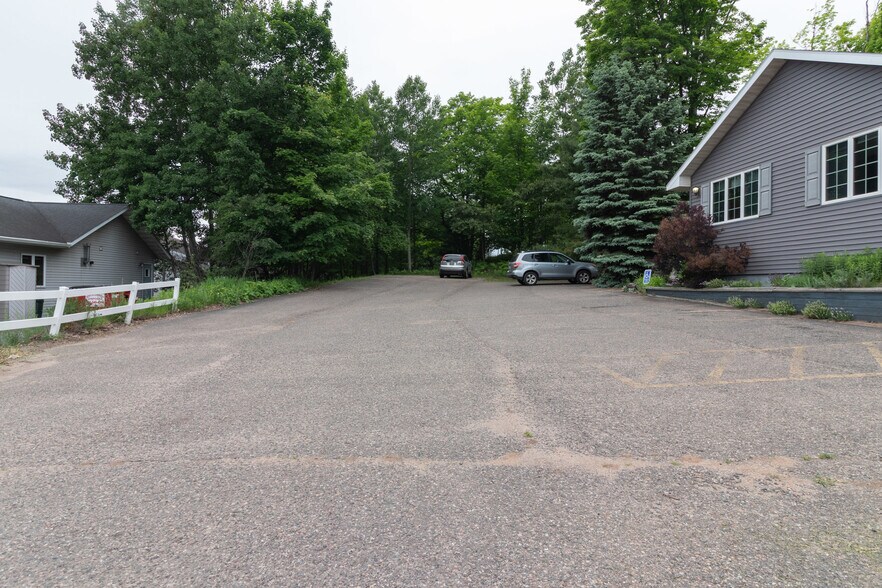 More Photos Of 375 N McClellan Ave, Marquette Office For Sale