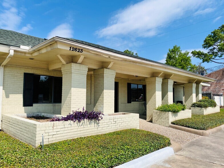 More Photos Of 12623 Jones Rd, Houston Medical For Sale