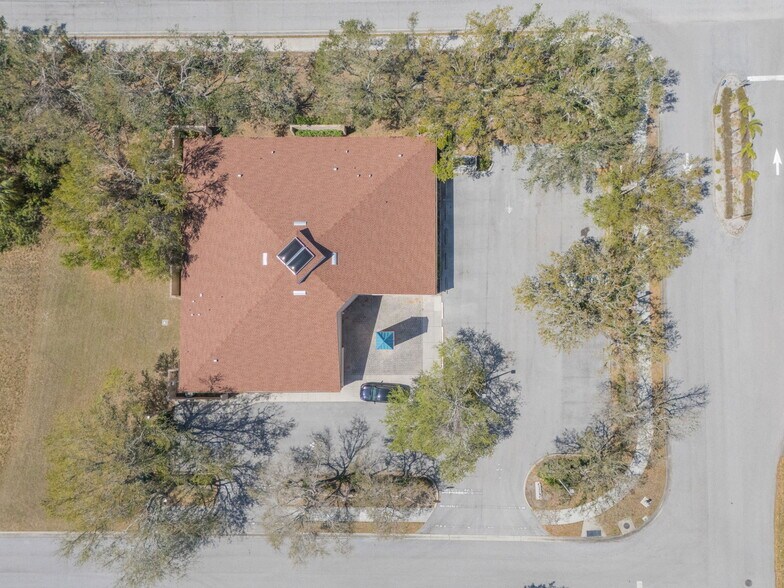 More Photos Of 3910 Golf Park Loop, Bradenton Office For Sale