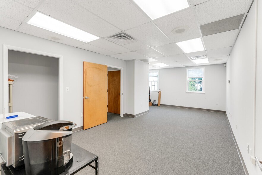 More Photos Of 168 Franklin Corner Rd, Lawrenceville Medical For Sale