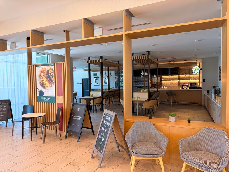 More Photos Of 11120 Moriah Dr, Fort Worth Hotel For Lease