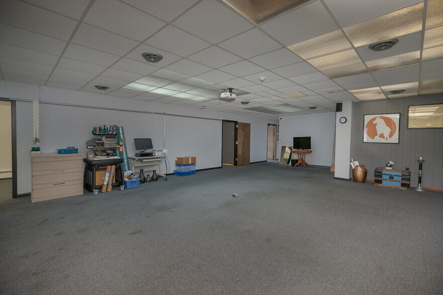 More Photos Of 307 E Center St, Rochester Office For Sale