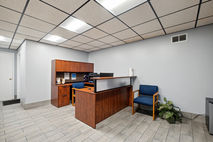 More Photos Of 3438-3446 Snelling Ave S, Minneapolis Distribution For Lease