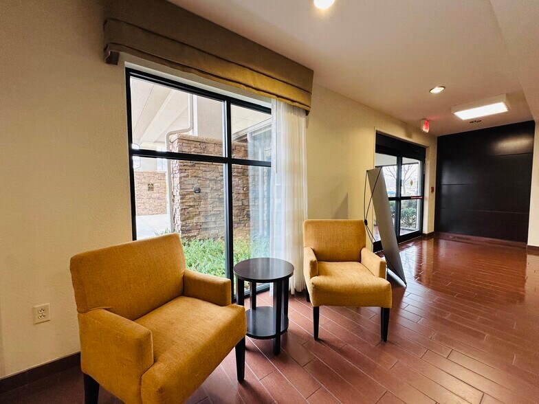 More Photos Of 4450 Rhea County Hwy, Dayton Hotel For Sale