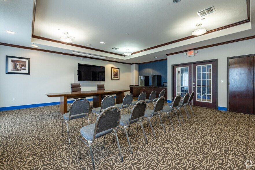 More Photos Of 9345 Highway 6, Navasota Hotel For Sale