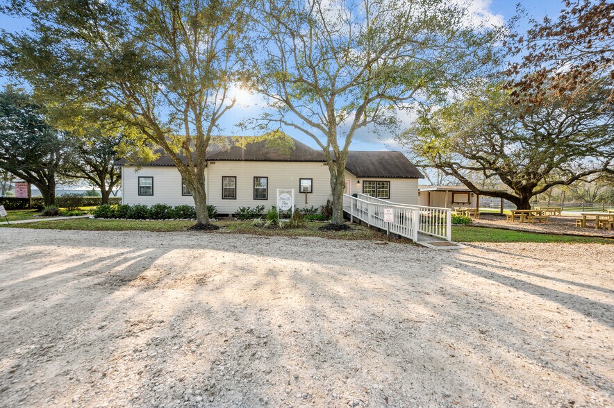 Primary Photo Of 4319 N FM 565 Rd, Mont Belvieu Coworking Space