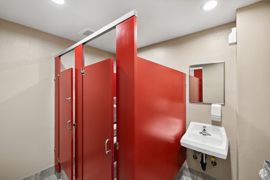 More Photos Of 30941 Agoura Rd, Westlake Village Unknown For Lease