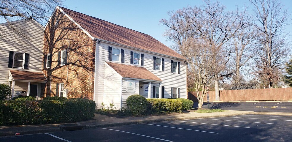 More Photos Of 3108 N Parham Rd, Richmond Office For Lease
