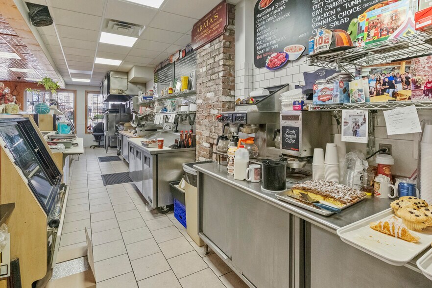 More Photos Of 303 Sea Cliff Ave, Sea Cliff Restaurant For Lease