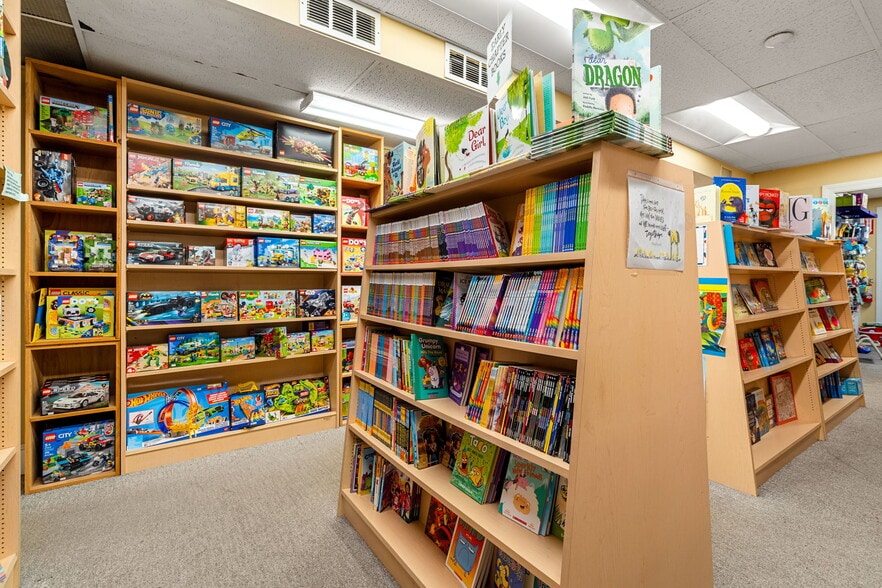 More Photos Of 504 Main St, Medfield Office For Sale