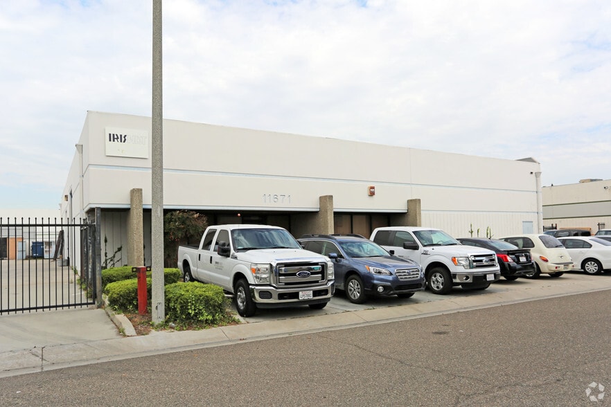 Primary Photo Of 11671 Seaboard Cir, Stanton Manufacturing For Lease