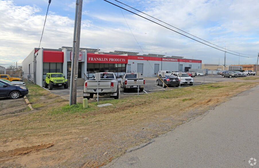 More Photos Of 3412 International Pl, Irving Manufacturing For Sale