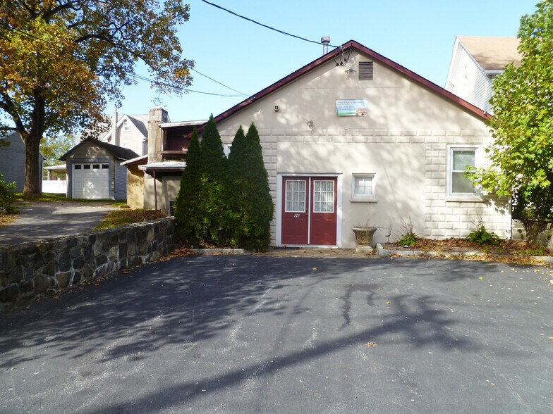 More Photos Of 708 N Division St, Peekskill Restaurant For Lease