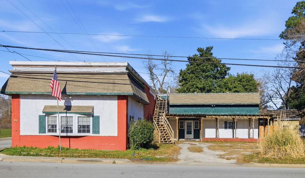 Primary Photo Of 201 N Wilmington St, Richlands General Retail For Sale