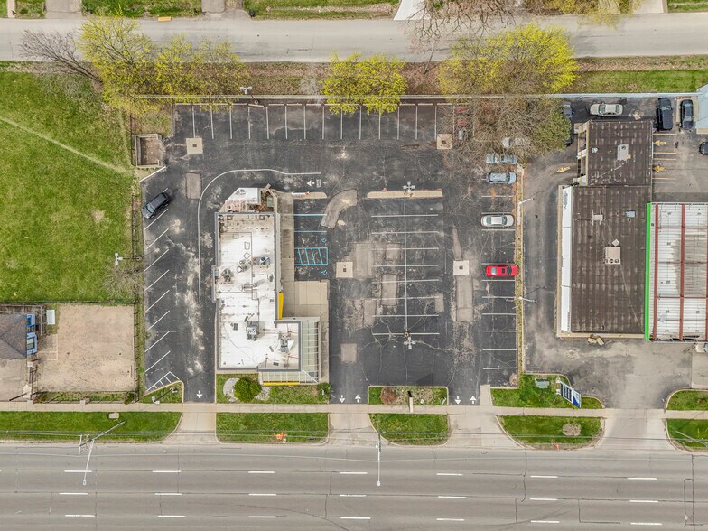 More Photos Of 15839 Telegraph Rd, Redford Township Fast Food For Lease