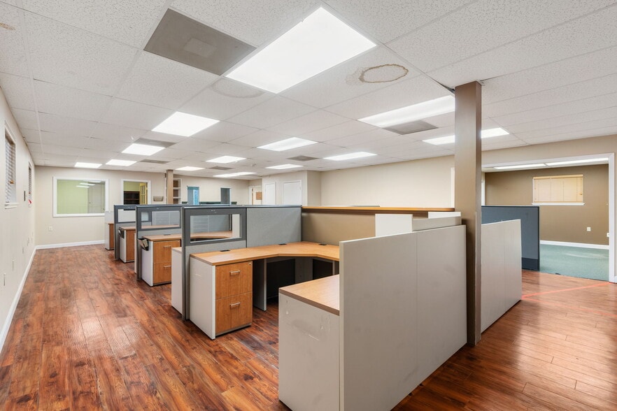 More Photos Of 2200 Sciaaca Rd, Spring Office For Sale