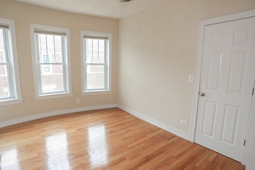 More Photos Of 5202-5216 N Damen Ave, Chicago Apartments For Lease