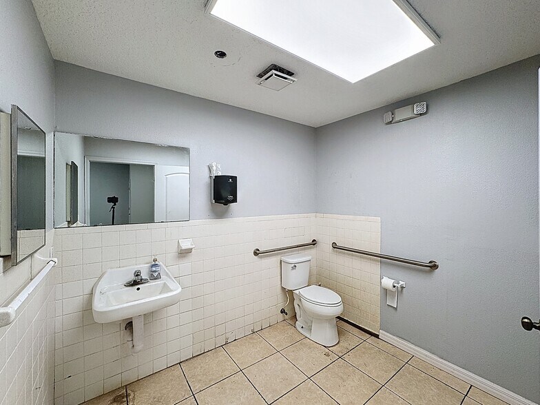 More Photos Of 2418 Highway 44 W, Inverness Storefront For Lease