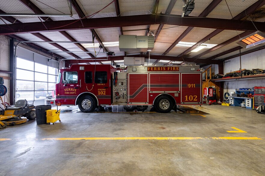 More Photos Of 101 Ewing St, Ferris Police Fire Station For Sale