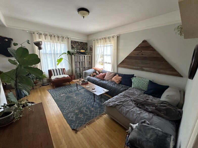 More Photos Of 4347 Leach Ave, Oakland Apartments For Sale