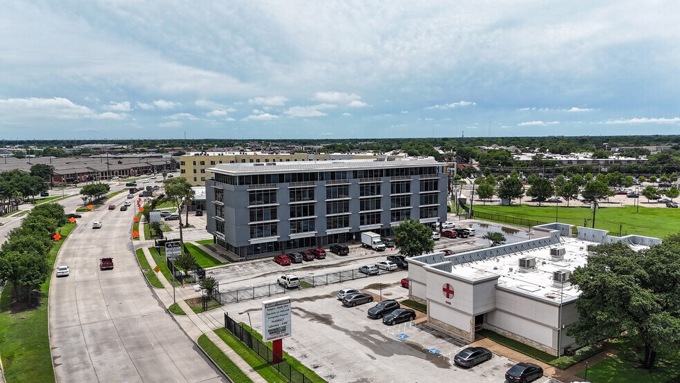 More Photos Of 6420 Hillcroft Ave, Houston Office Residential For Sale