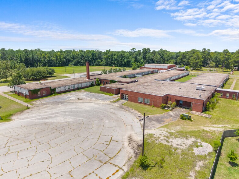 More Photos Of 220 Landrum Dr, Millen Schools For Sale