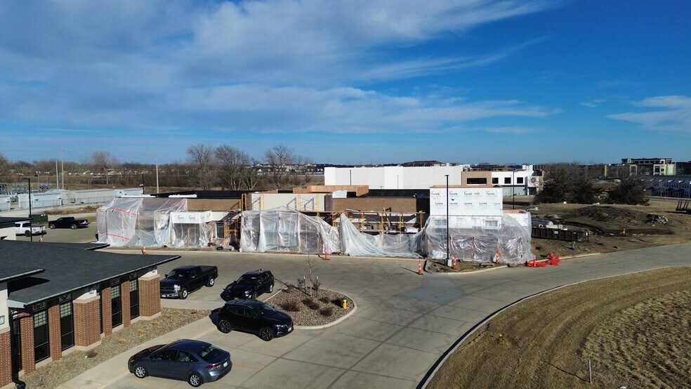 Primary Photo Of 1930 Magazine Rd, Ankeny Office For Lease